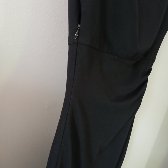Diane Von Furstenberg Women's Sleeveless Black Dress with Ruching Size 6 V-Back - Picture 9 of 15